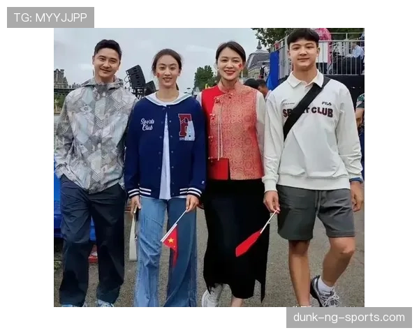 田亮居然在家穿得比健身房还随意，这生活跟冠军形象差太多了吧！